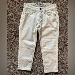 Ariat REAL Denim Capri Jeans Off-White Cream color Women’s Size 28R EUC Capris
